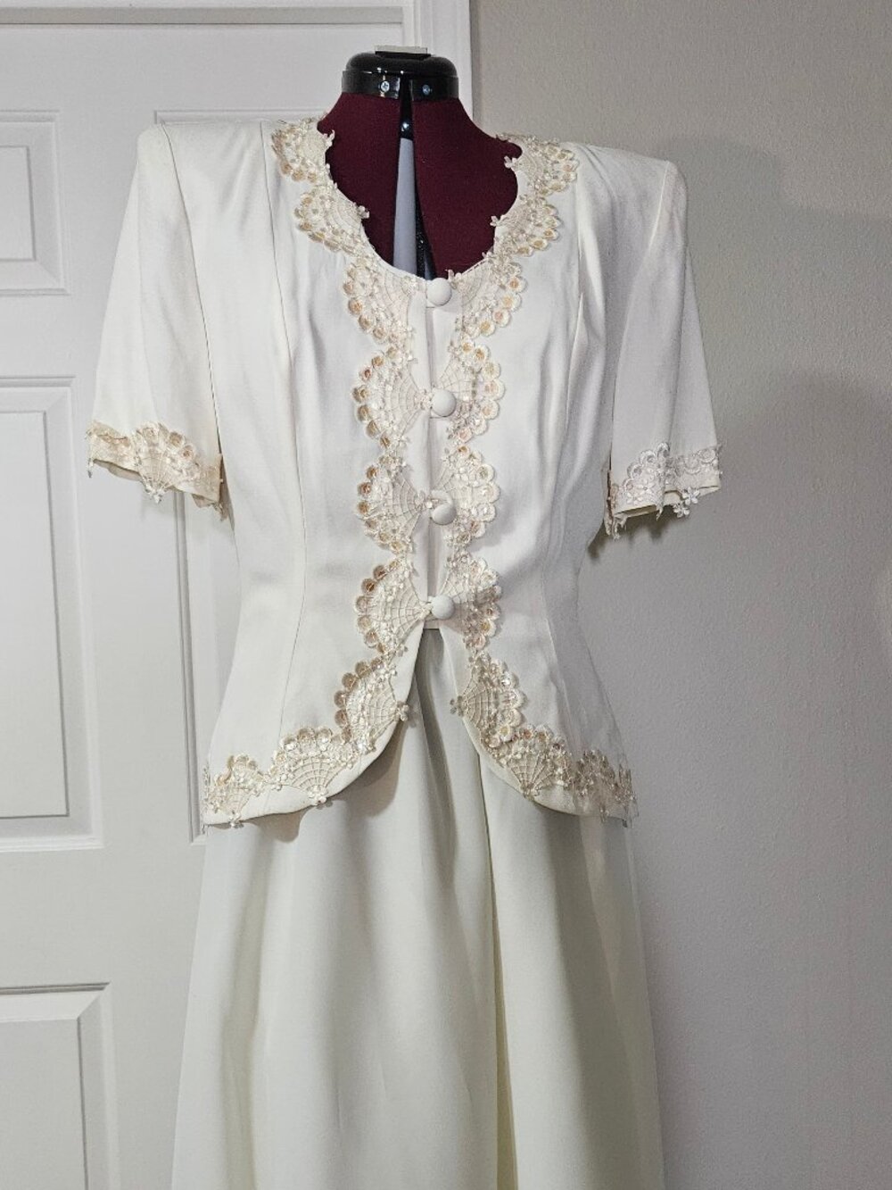 Vintage 1990s Zeeba New York cream suit SZ 14